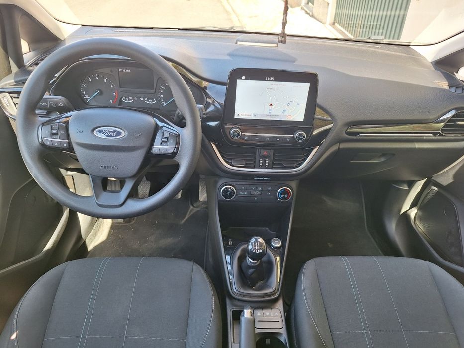 Recente poucos kms aceito retoma,  viatura com garantia