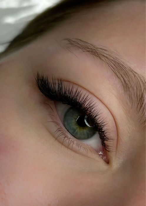 Нарощування вій