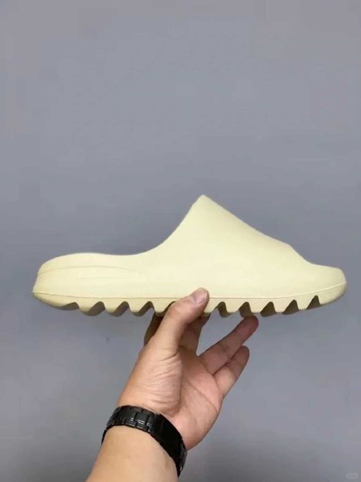 adidas_Yeezy_Slide_Bone_matowe R. 37
