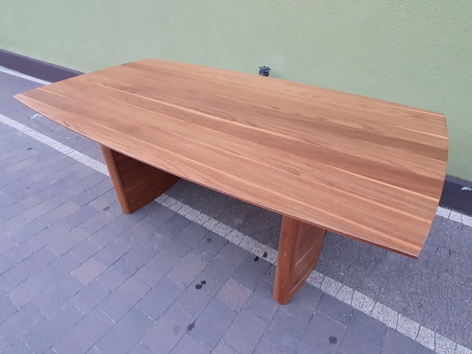 Stół rozkładany nowoczesny model