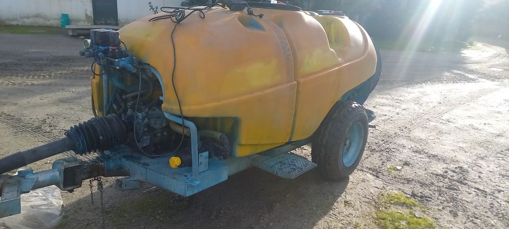 Pulverizador 2000 Lts