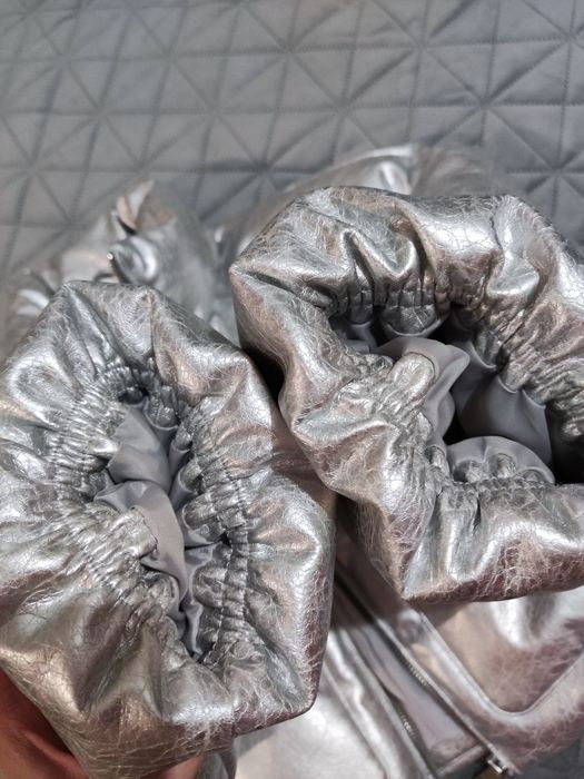 Срібляста куртка пуховик бомбер Pull&Bear, розмір L