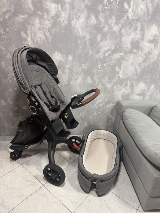 Продам коляску Stokke Xplory