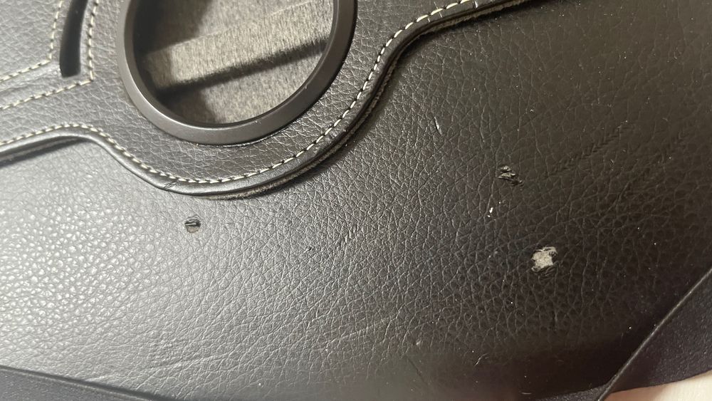 Capa Tablet Preta – com suporte integrado