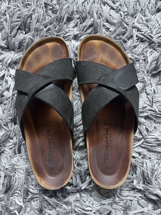 Skórzane klapki Tamaris