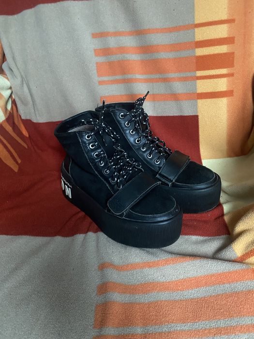 Зимові черевики з натуральної замші на платформі 36р