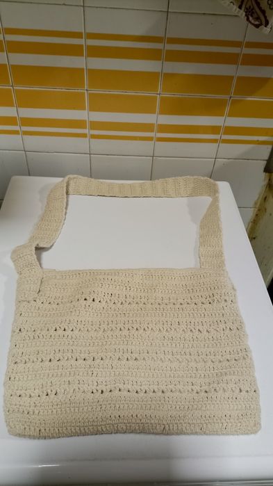Bolsa  c/ forro em crochê peça nova