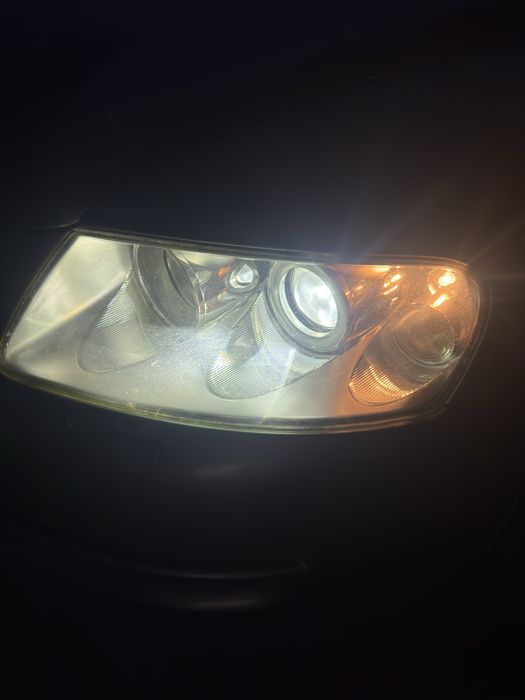 VW Touareg r5 manual com suspensao de molas e todos os sistemas e diferencias de tracção a funcionar.