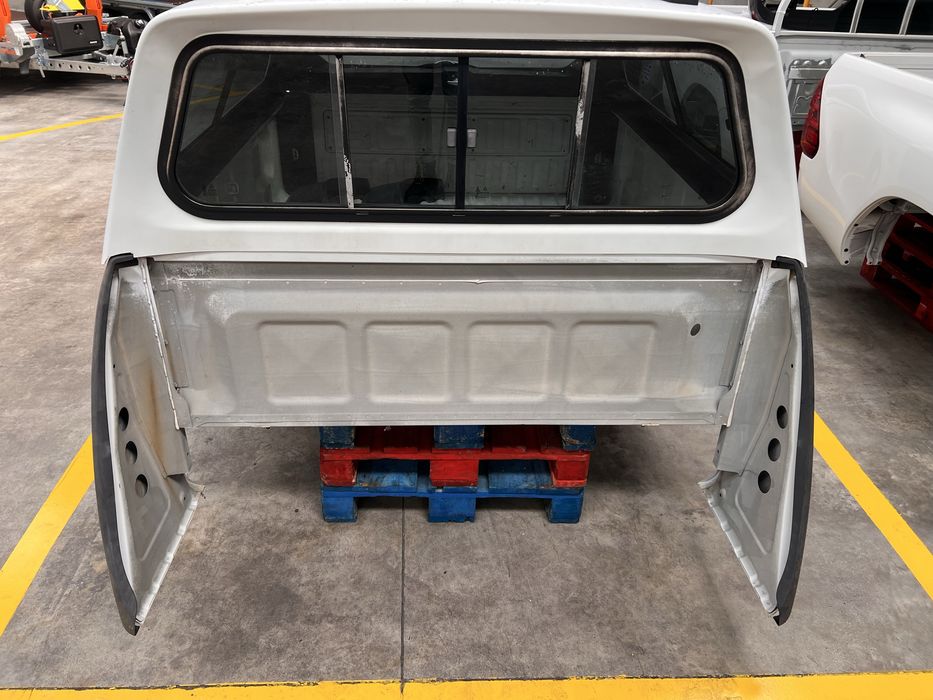 Caixa Carga Mitsubishi L200