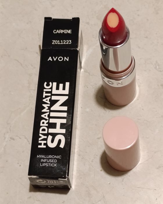 Szminka Hydramatic Shine Carmine