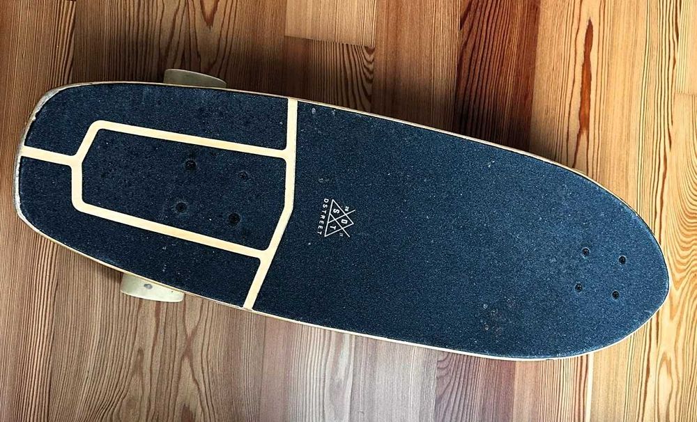 Skateboard D Street