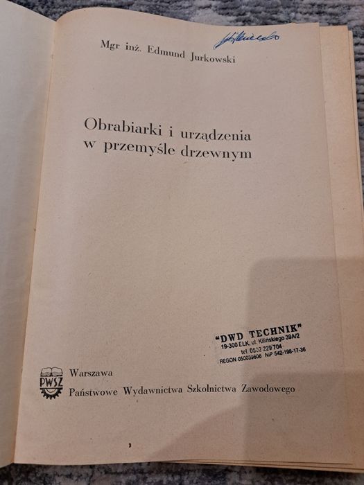 Obrabiarki i urządzenia w przemyśle drzewnym