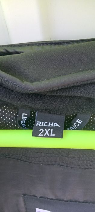 Casaco com proteções para andar de moto, marca Richa