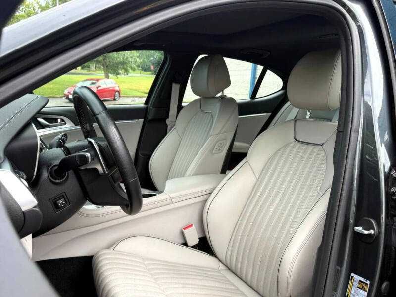 2022 Genesis G70