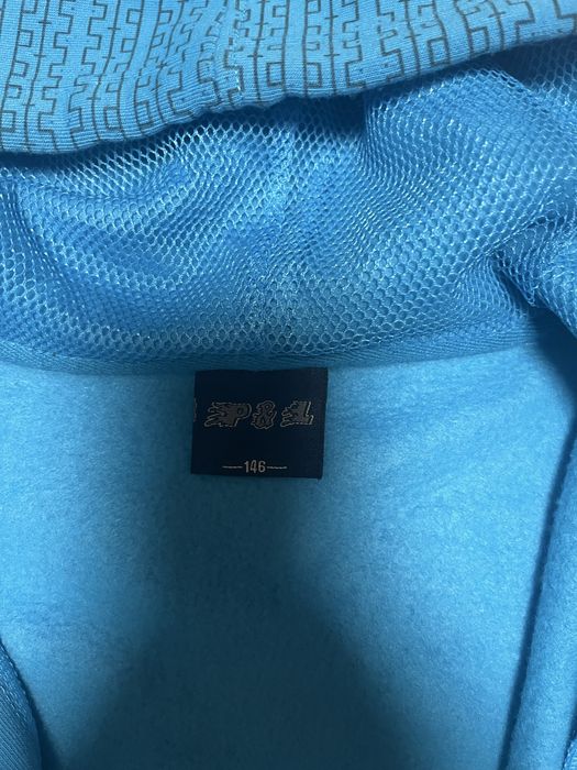 Ciepła błękitna bluza chłopieca