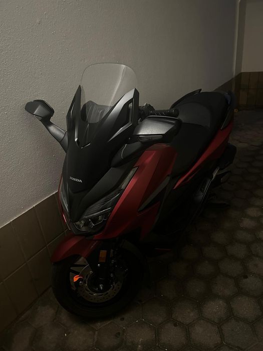 Honda Forza 125 – Vermelha – 2022 – Apenas 6.799 km – Como Nova
