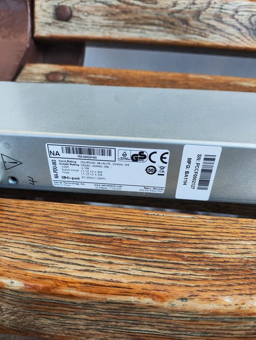 Вертикальний блок розподілу живлення (PDU) Server Technology призначен