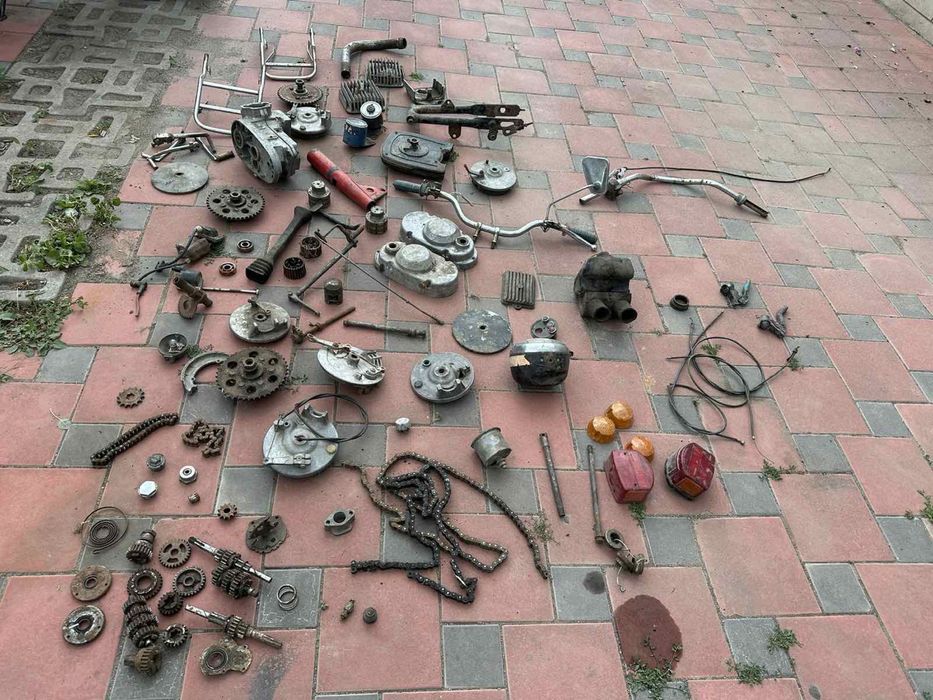 Запчастини на мото Минск 6/12 вольт