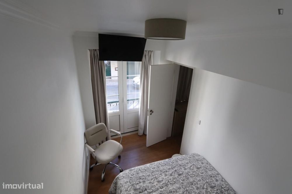 Room - located in Martim Moniz, Lisbon
