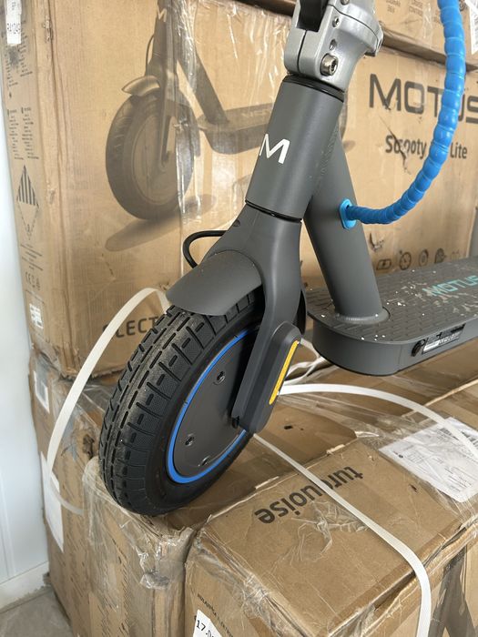 Електросамокат MOTUS Scooty10Lite.