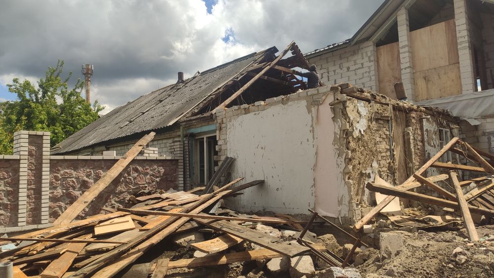 Демонтажні роботи вивіз сміття земляні роботи копка паркани забори