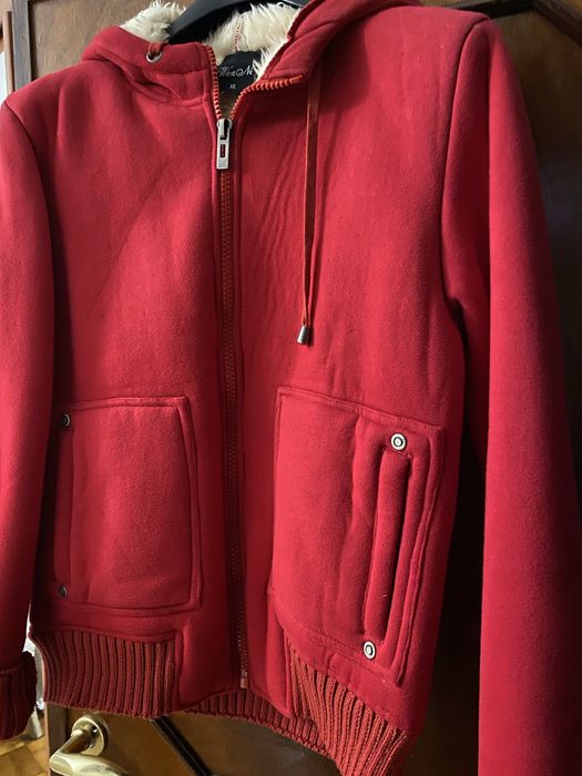 Blusão com capuz/novo