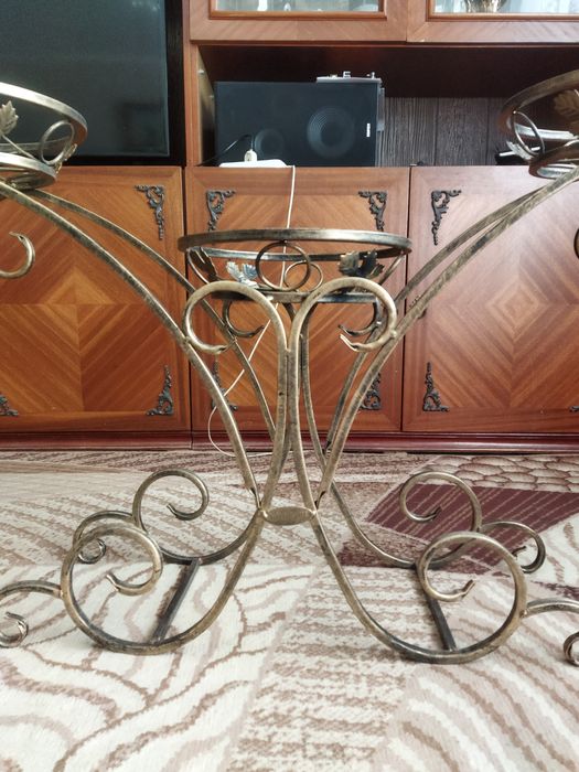 Подставка под цветы