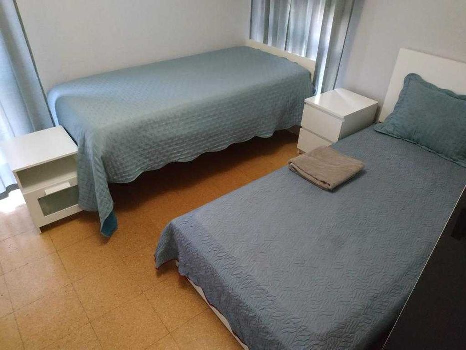 Quarto Partilhado disponível Odivelas 3 camas livres