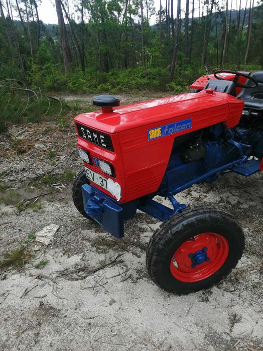 Trator agrícola