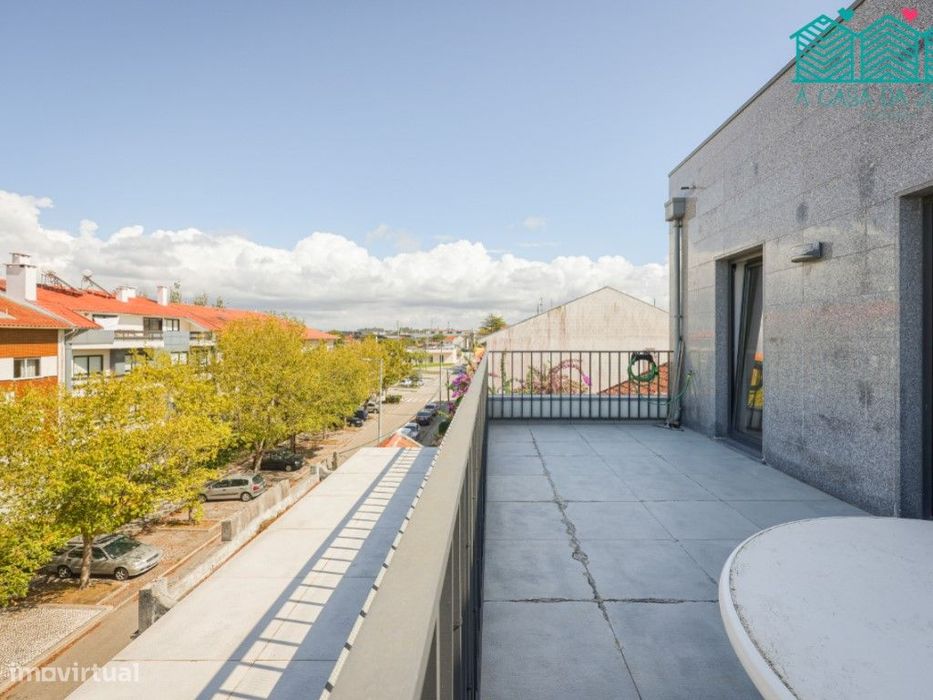 Apartamento T2 com Lugar de Garagem no Bairro do Liceu