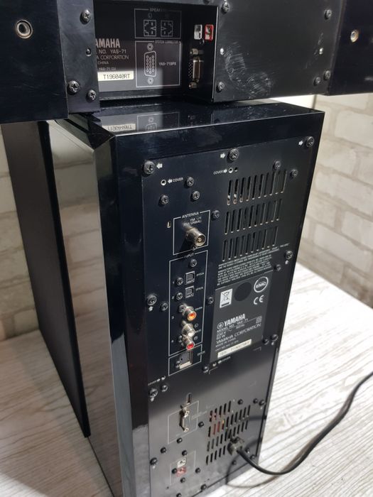 Активний сабвуфер та саундбар YAMAHA YAS-71,потужність 210 Вт, б/у з Німеччини
