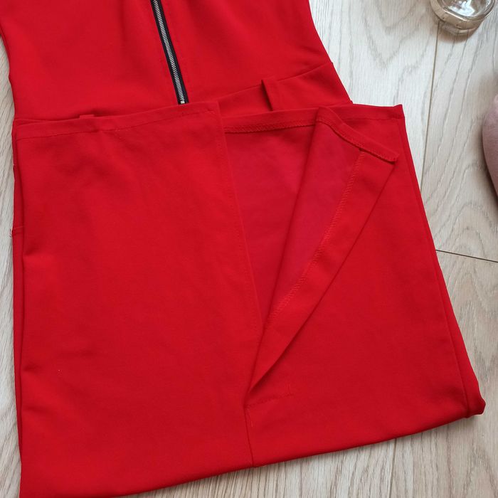 Червона сукня футляр нижче коліна, красное платье, XS