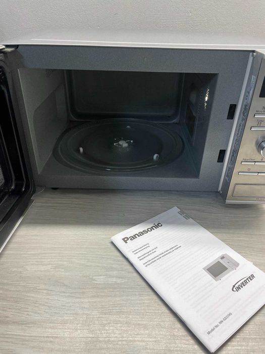 Kuchenka mikrofalowa wolnostojąca Panasonic NN-GD37HSGTG