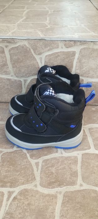 Нові дитячі чоботи зимові на хутрі.