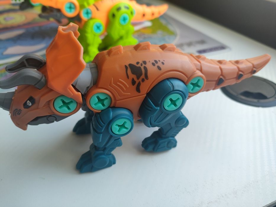 Dinozaury rozkręcane plus puzzle
