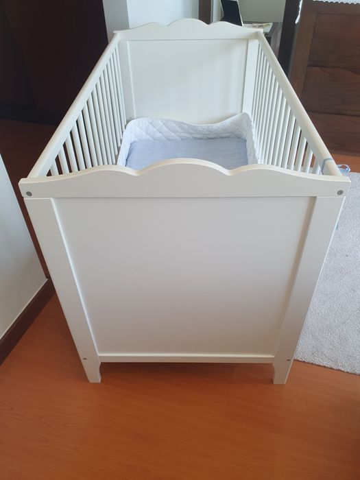Berço/Cama IKEA SMÅGÖRA – Como novo, com colchão incluído!