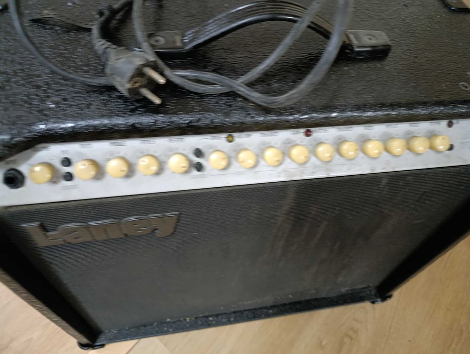 Amplificador Laney 120w