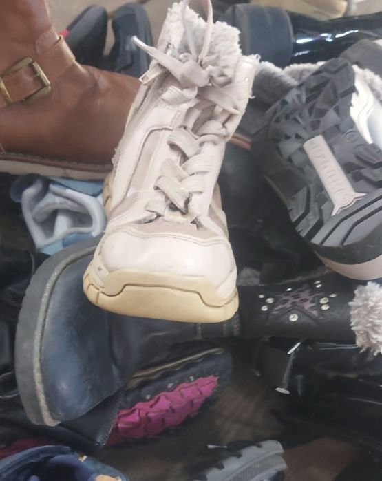 Продам Оптом детскую обувь секонд хенд