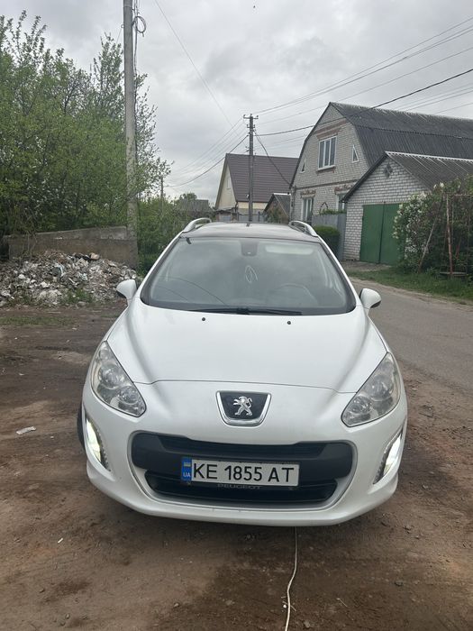 Пежо 308 sv-панорама