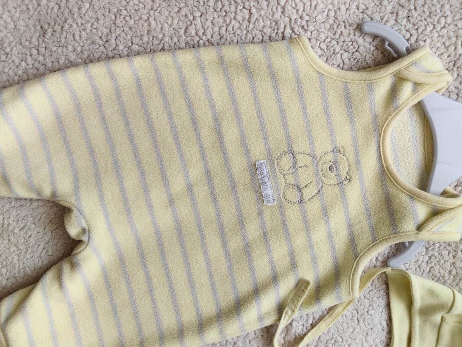 Mothercare półśpiochy śpiochy pajacyk polar czapeczka żółty 62