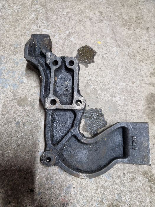 Кронштеин топлевних фильтрив Тата 613