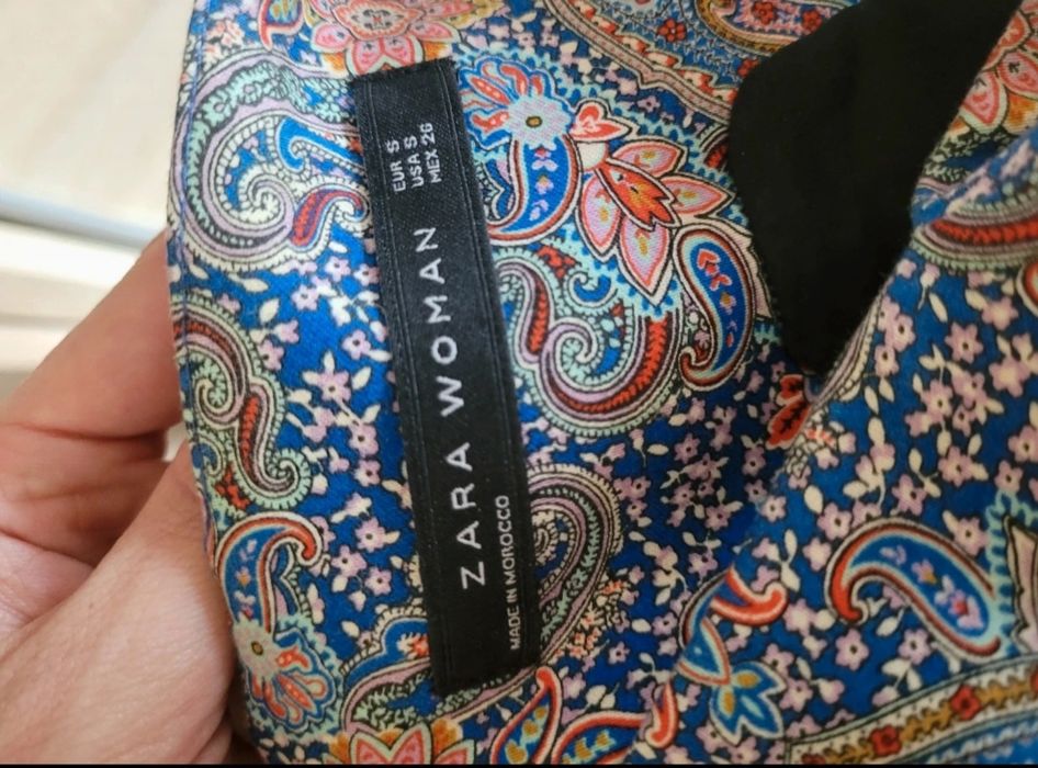 Piękna sukienka tulipan Zara poszukiwana