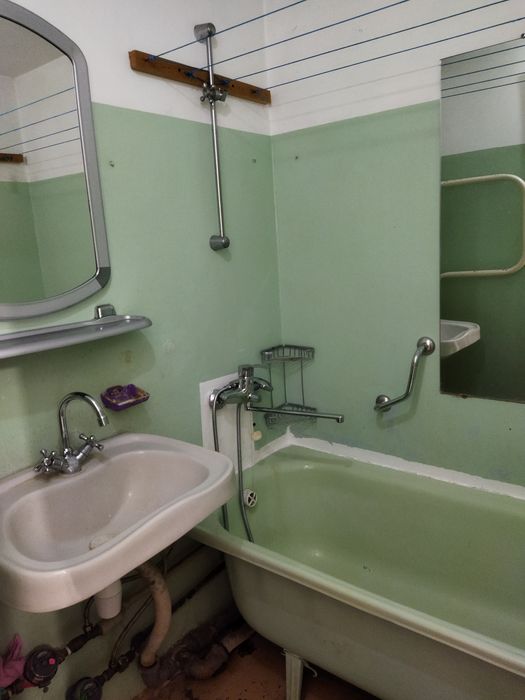 Продам 1-ю квартиру, 16 мкр, Бабурка