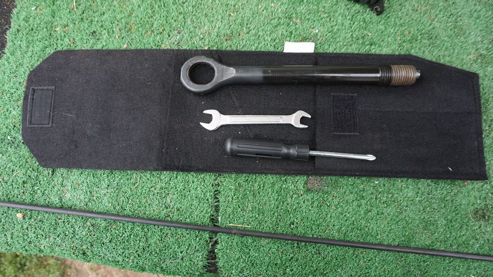 Hyundai Tucson III Kia Sportage IV 1.7 CRDI  ucho holownicze srubokret klucz pokrowiec