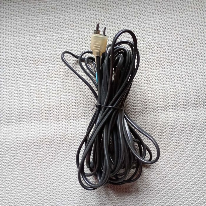 Przewód z wtyczką UNITRA 665