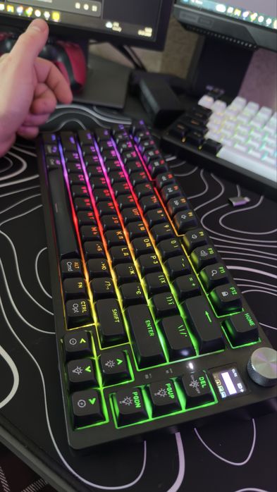 Продам клавиатуру