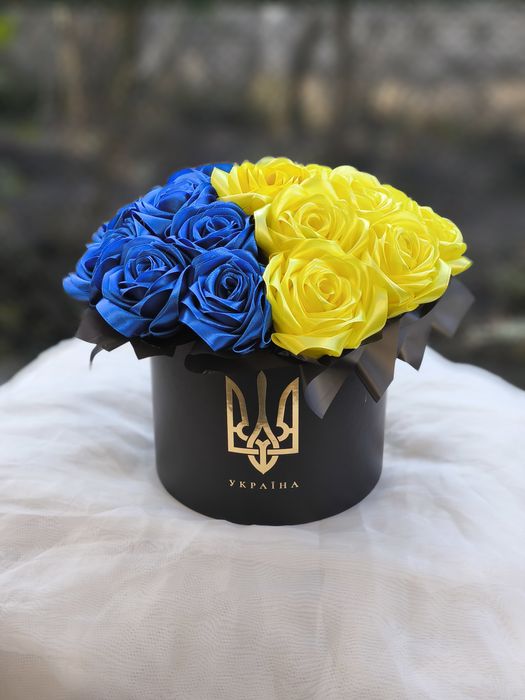 Композиції з атласних стрічок