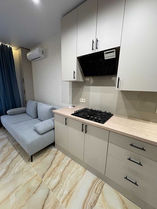 Шикарна квартира з новим ремонтом і технікою. Набережна. Кухня - 19 м.