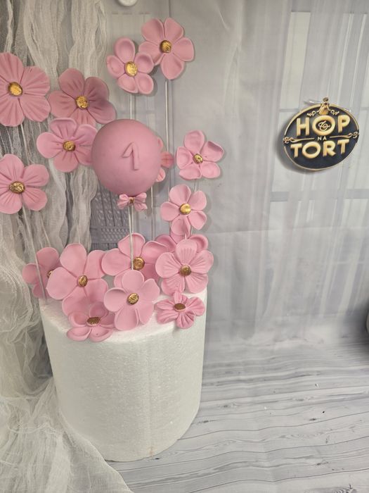 Króliczek zajączek z masy cukrowej miś na tort na roczek figurki