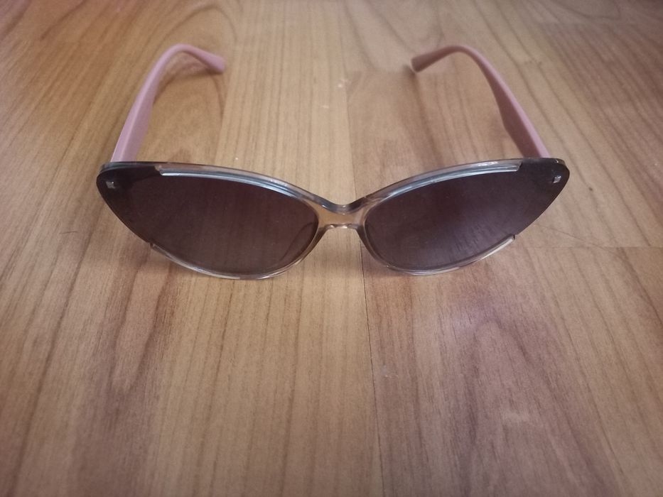 Продам сонячні окуляри